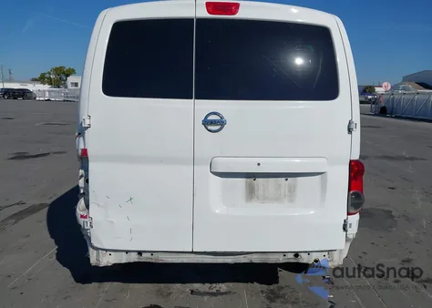 2015 Nissan Nv200 S из США, поврежденный, VIN 3N6CM0KN4FK701438